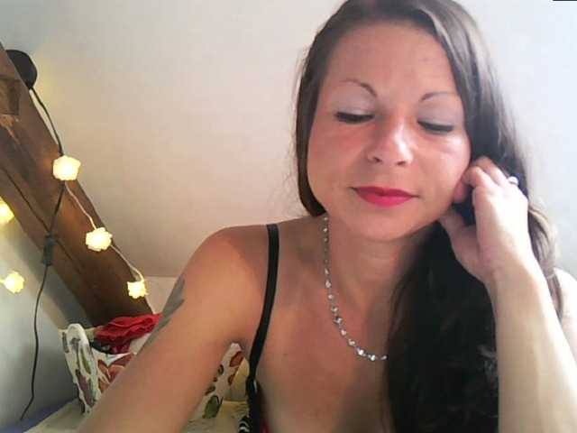 MilfNinna live cam on BongaCams