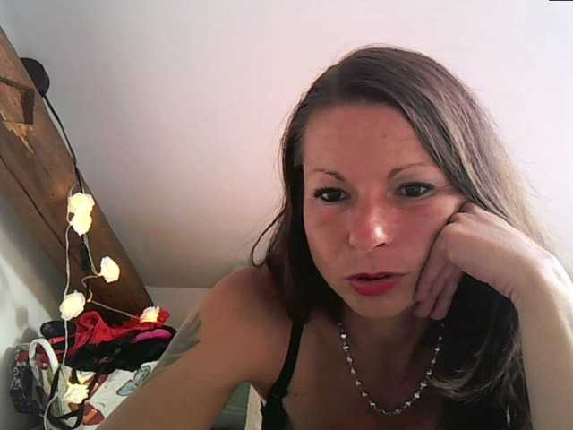 MilfNinna live webcam show