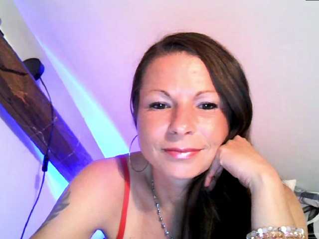 MilfNinna live cam on BongaCams
