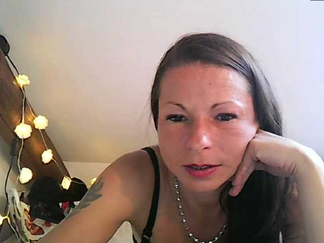 MilfNinna live cam on BongaCams