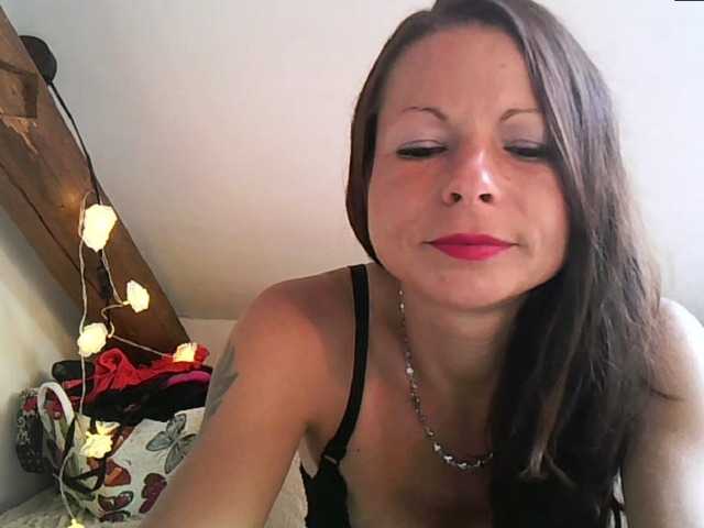 MilfNinna live webcam show