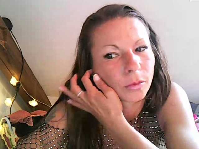 MilfNinna live cam on BongaCams
