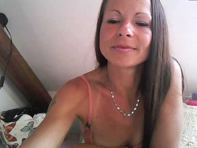 MilfNinna live cam on BongaCams