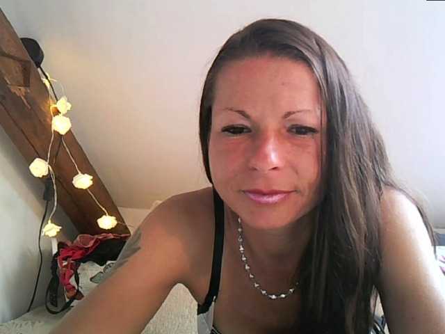 MilfNinna live cam on BongaCams