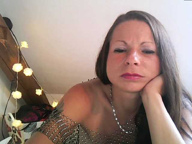 MilfNinna live cam on BongaCams