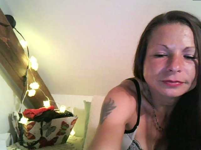 MilfNinna live cam on BongaCams
