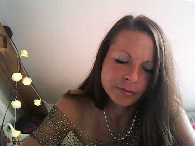 MilfNinna live cam on BongaCams