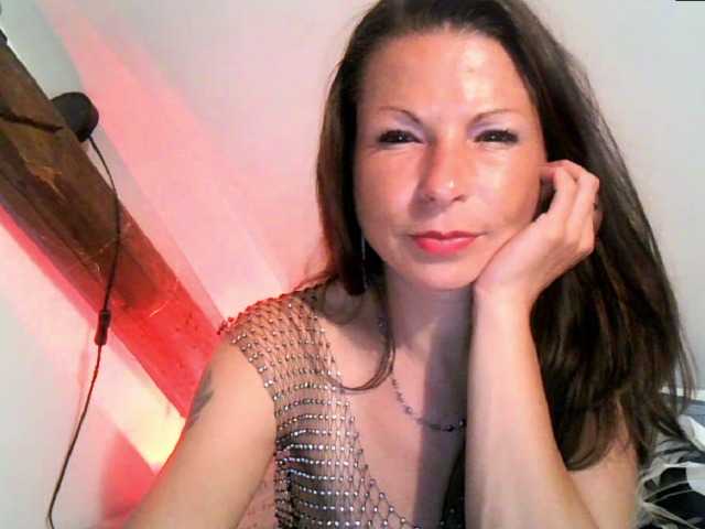MilfNinna live cam on BongaCams