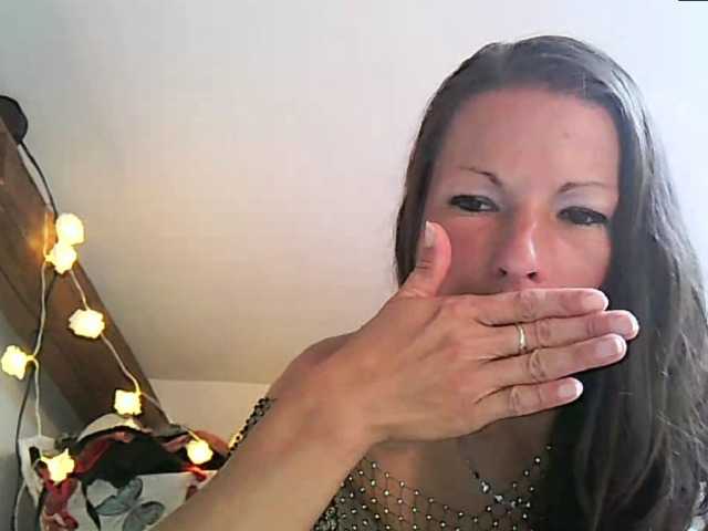 MilfNinna live webcam show