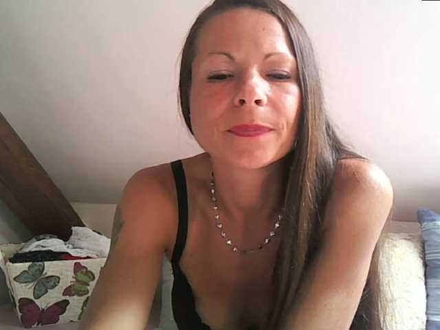 MilfNinna live cam on BongaCams