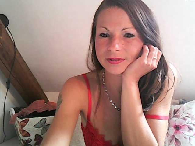 MilfNinna live cam on BongaCams