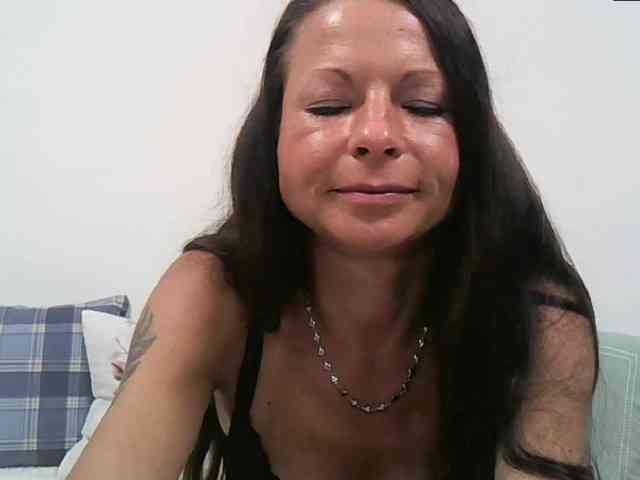 MilfNinna webcam