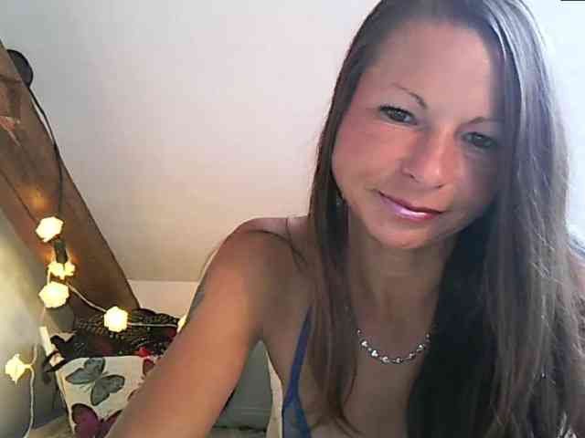 MilfNinna webcam