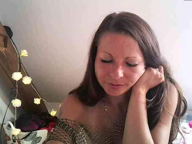 MilfNinna webcam