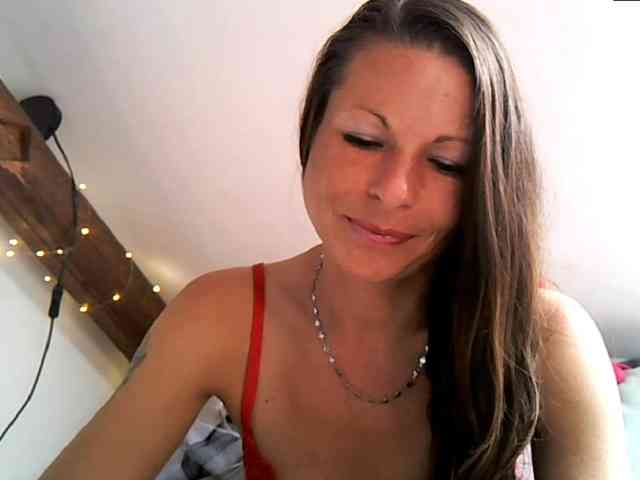 MilfNinna webcam