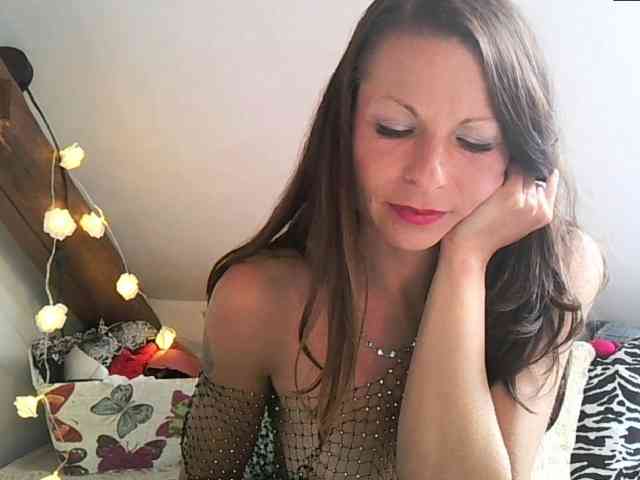 MilfNinna webcam