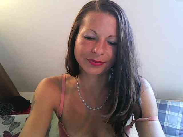 MilfNinna webcam
