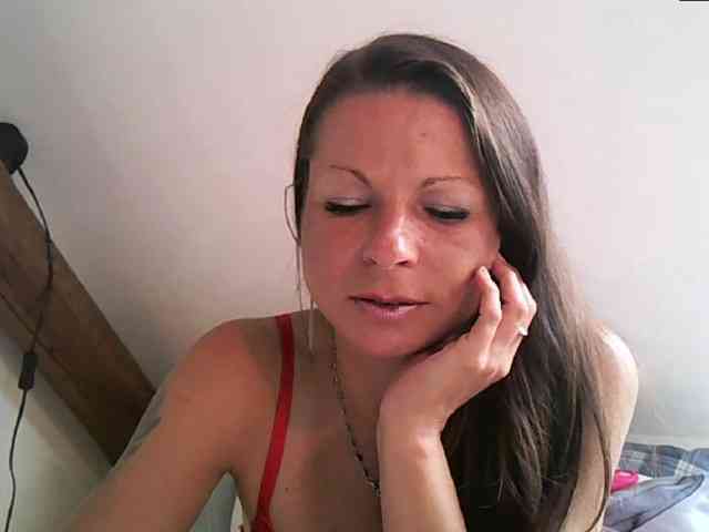 MilfNinna webcam