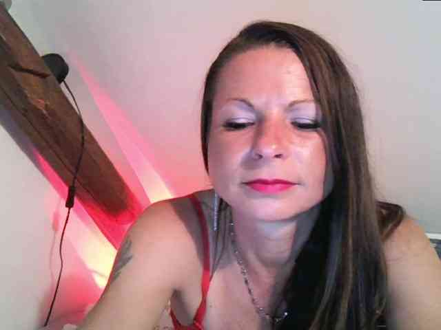 MilfNinna webcam