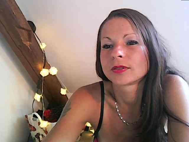 MilfNinna webcam