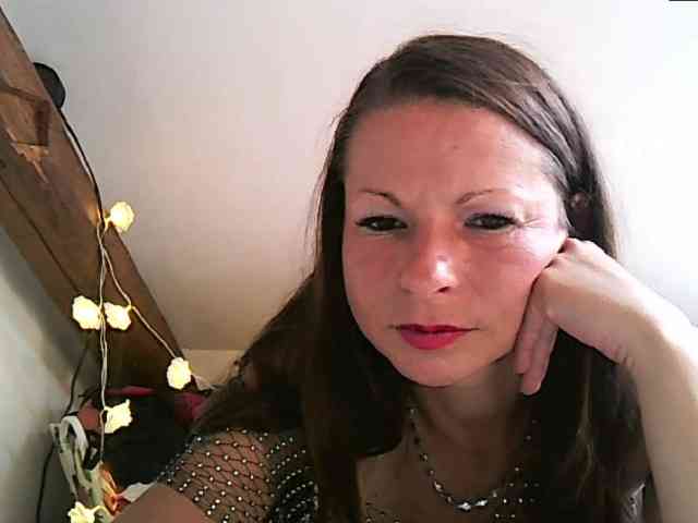 MilfNinna webcam