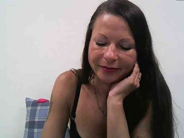 MilfNinna webcam