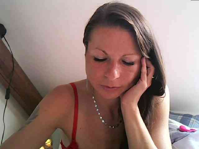 MilfNinna webcam