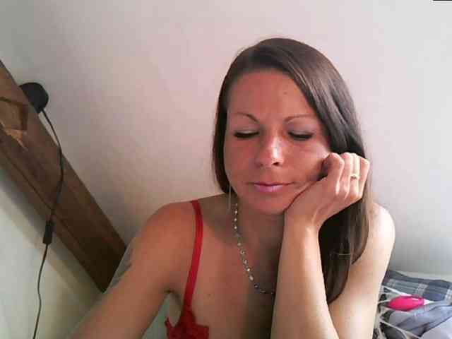 MilfNinna webcam