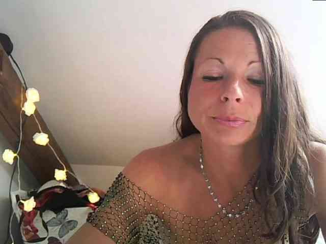 MilfNinna webcam
