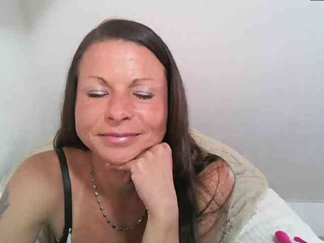 MilfNinna webcam