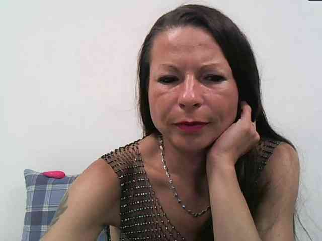 MilfNinna webcam