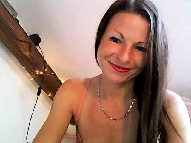 MilfNinna webcam