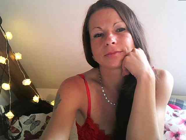 MilfNinna webcam