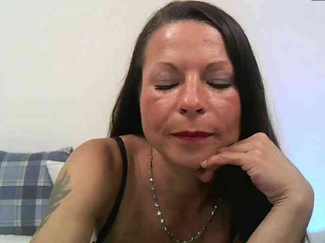 MilfNinna Live Webcam on BongaCams