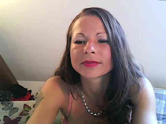 MilfNinna webcam