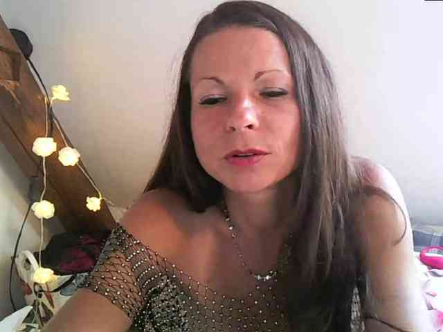 MilfNinna webcam