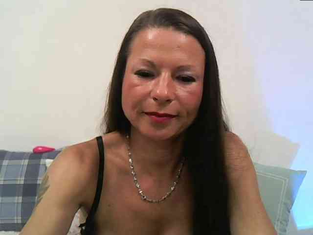 MilfNinna webcam
