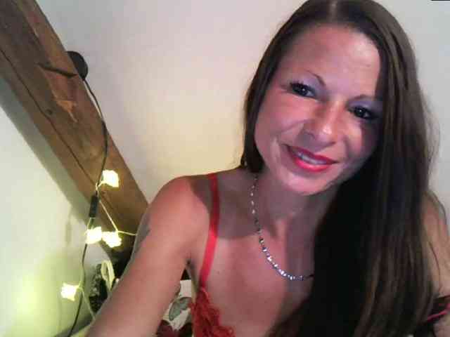 MilfNinna webcam