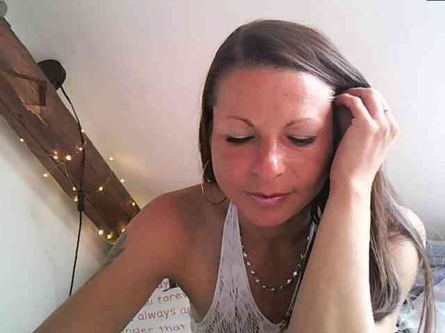 MilfNinna webcam