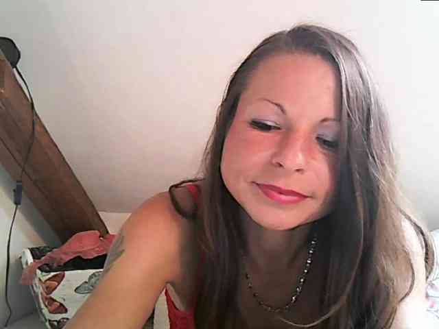 MilfNinna webcam