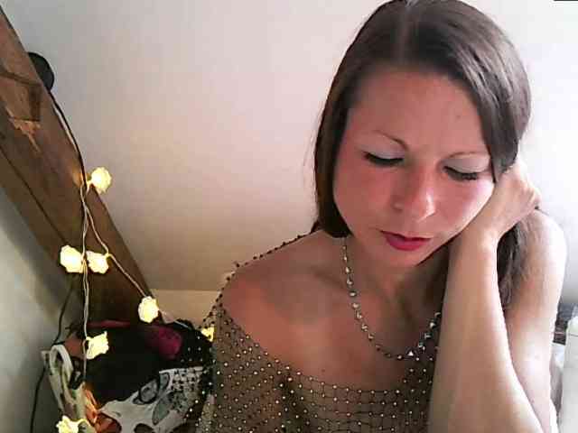MilfNinna webcam
