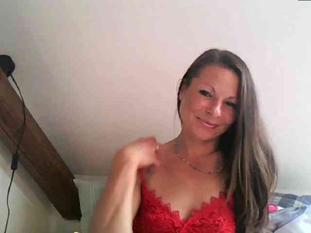 MilfNinna webcam