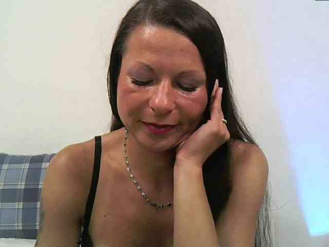 MilfNinna webcam