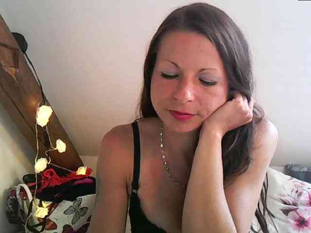 MilfNinna webcam