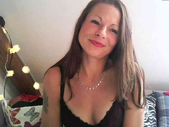 MilfNinna webcam