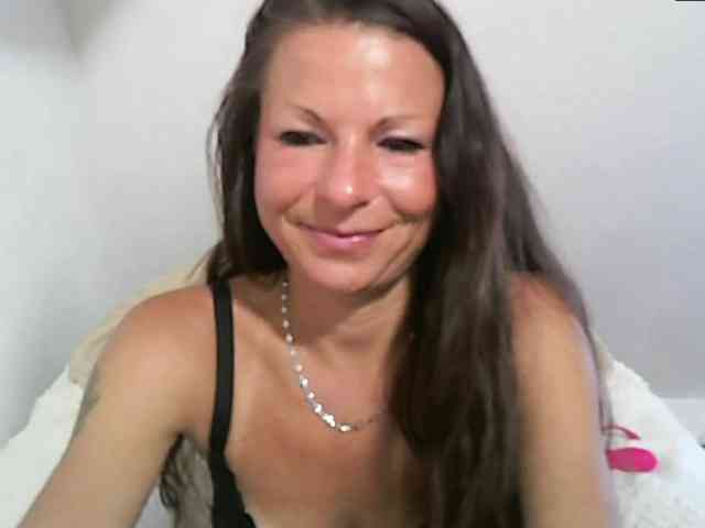 MilfNinna webcam