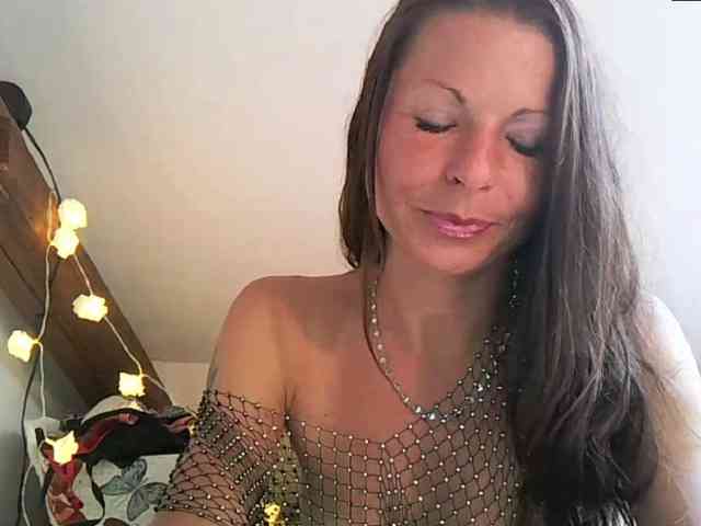 MilfNinna webcam