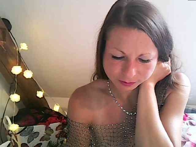 MilfNinna webcam