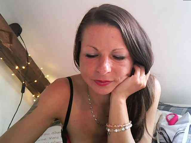 MilfNinna webcam