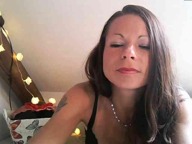 MilfNinna webcam